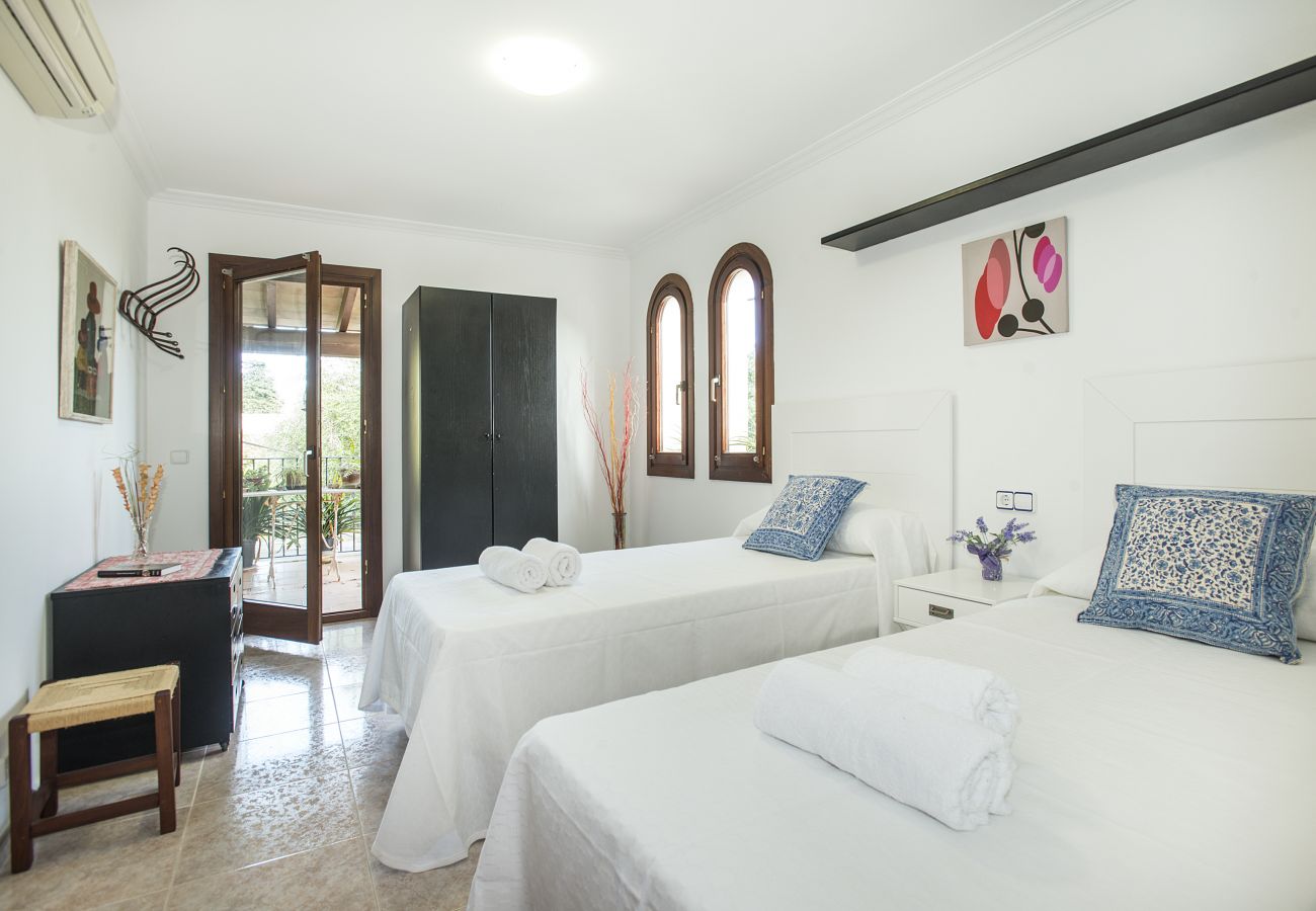 Villa in Puerto Pollensa - VILLA FAR- 15 MIN WALK TO THE BEACH